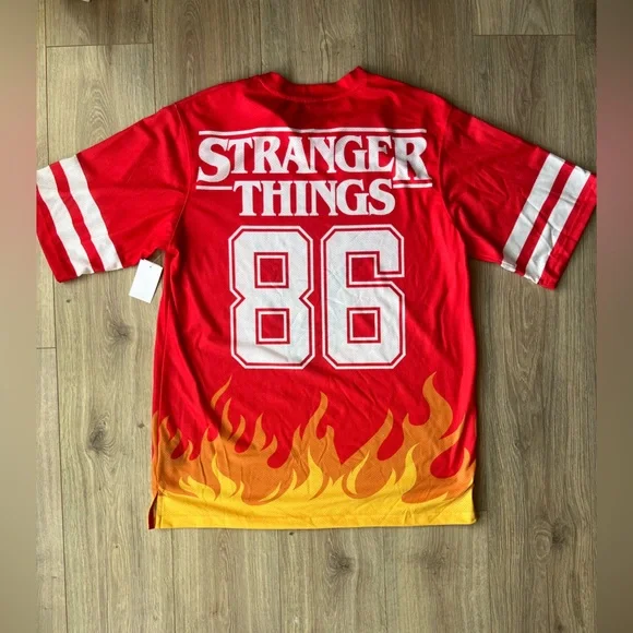 Stranger Things Red and Yellow Men's Jersey Sixe L NWT - Picture 4 of 4